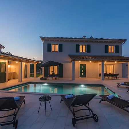 Martinela Istria - Vito Βίλα *