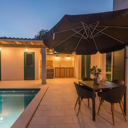 Martinela Istria - Vito Βίλα